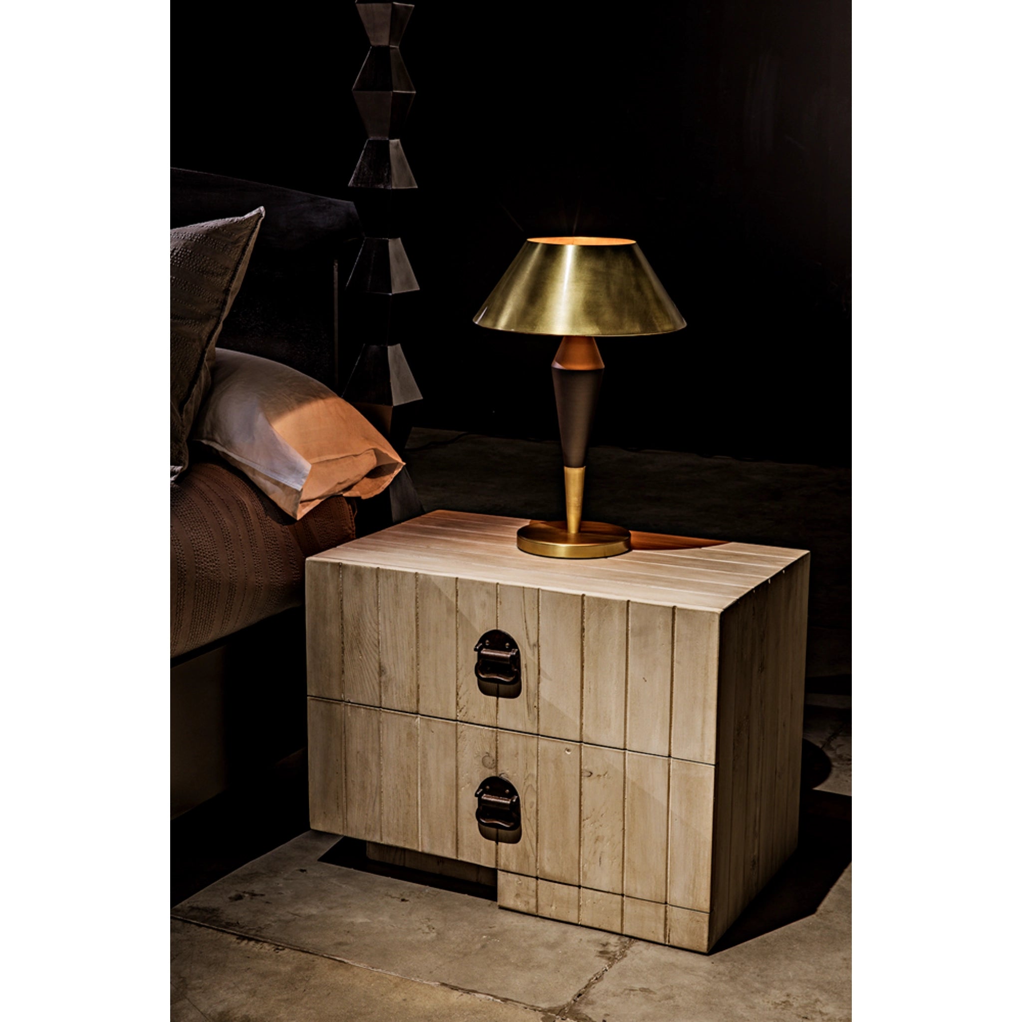 Brancusi Bed Queen In Hand Rubbed Black By Noir Gbed135Qhb 34