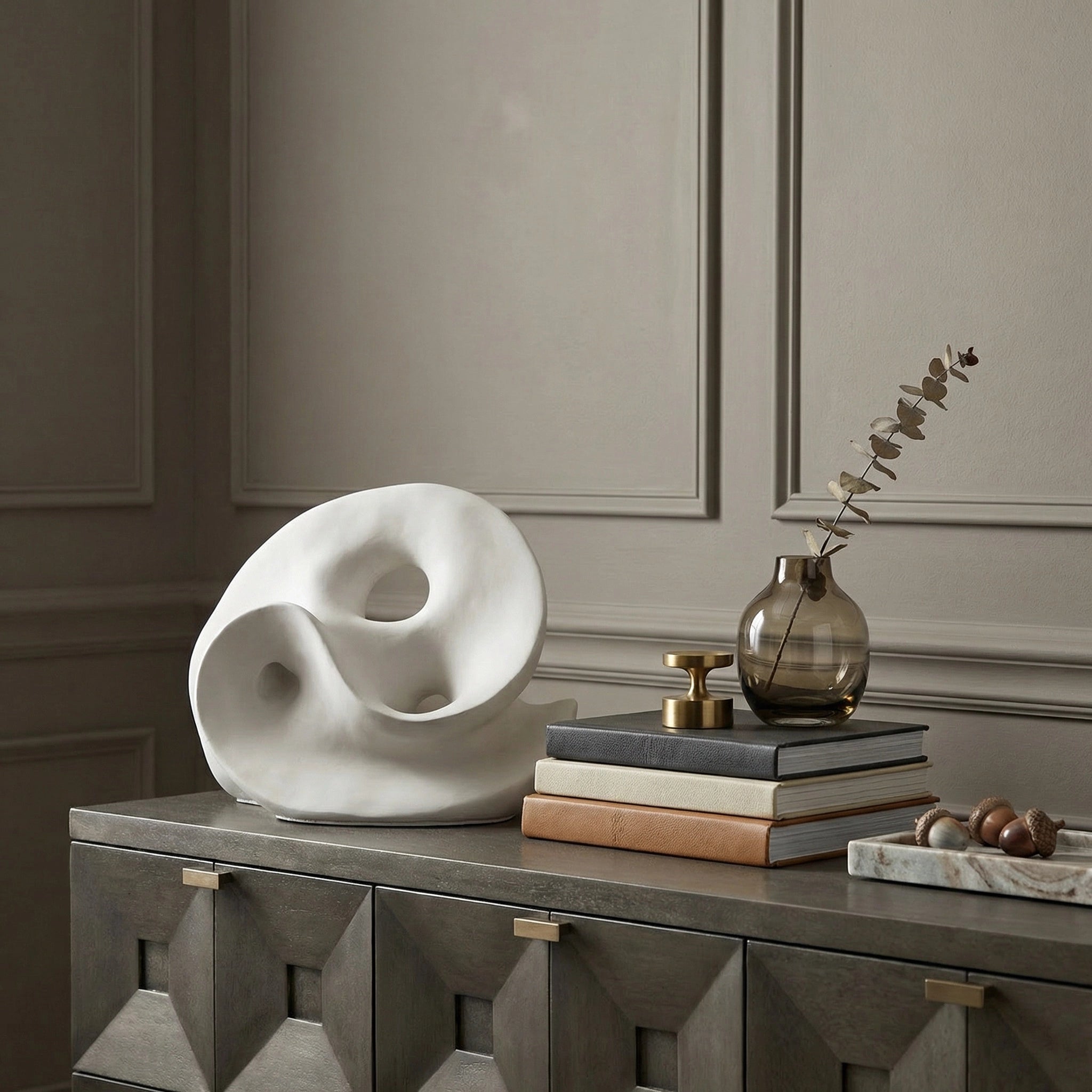 Traugott Sculpture In White By Noir Ar 274 2