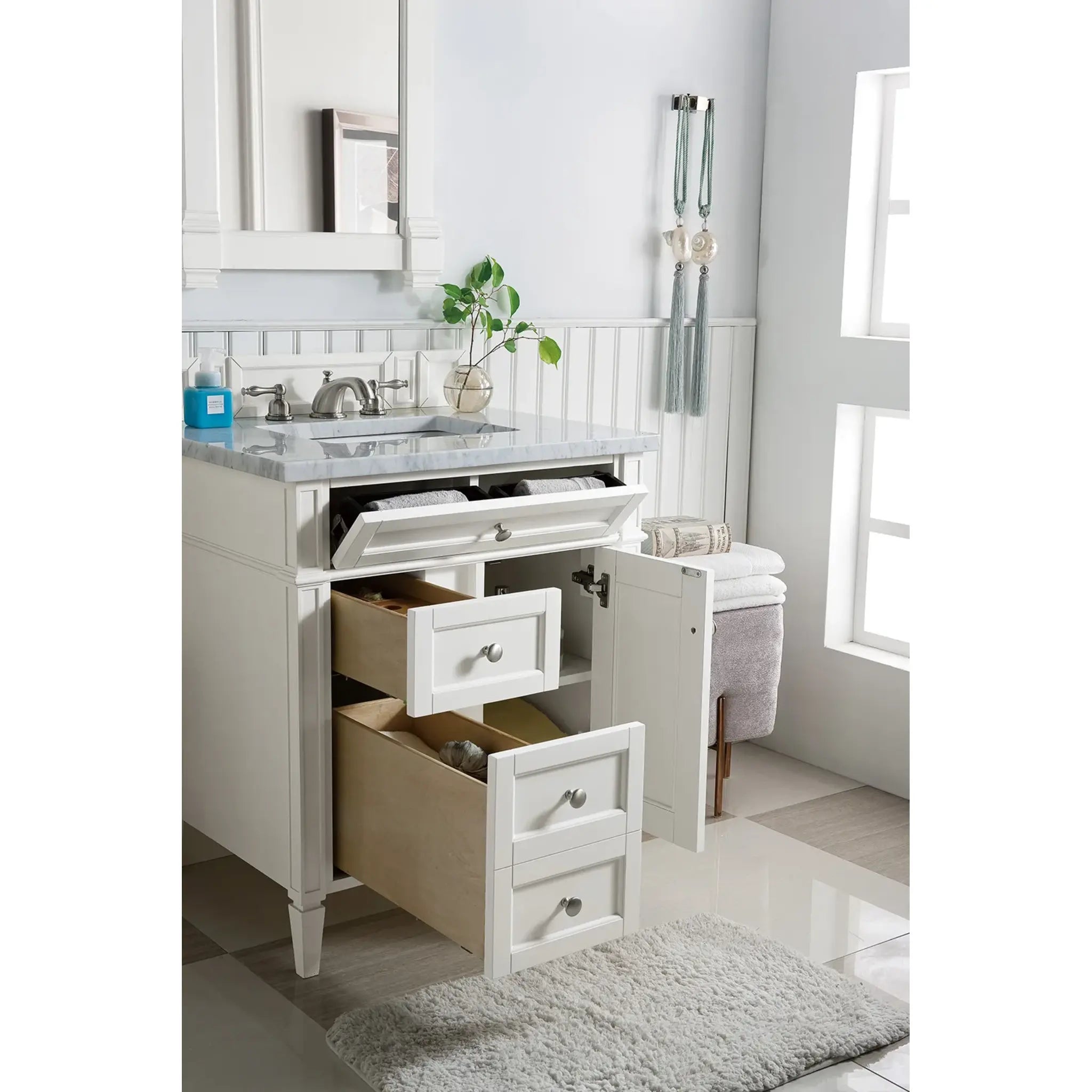 30" Brittany Single Vanity in Bright White-Carrara White Marble-8" Widespread image 3