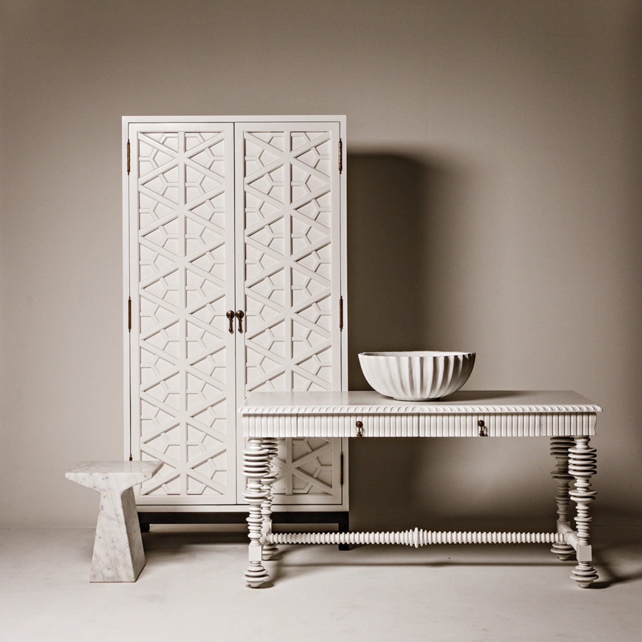 Noir Finn Side Table - Thumbnail 2