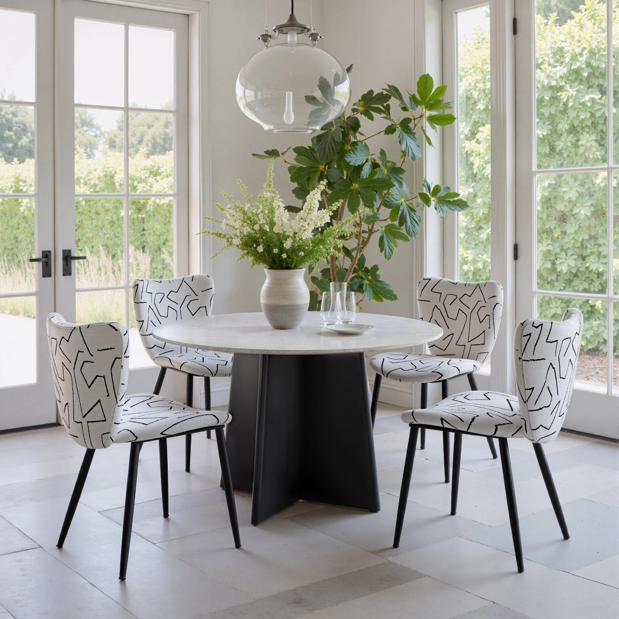 Strela Dining Table White & Black image 9